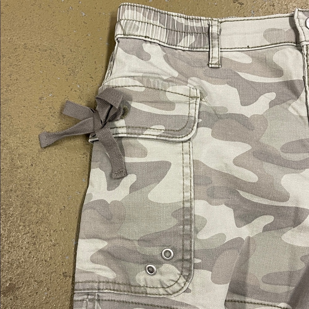 COLORFUL PLANET Camouflage Cargo Bow Shorts Girls Size 16 NWT - Picture 3 of 9